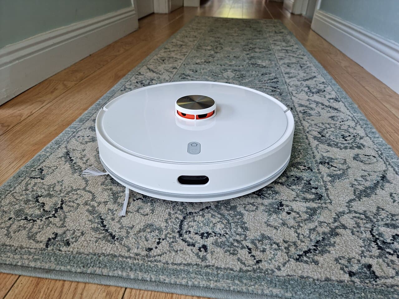 Self-Emptying Docks Become Universal: A Deep Dive Into Why 90% of New Robot Vacuums Include Them